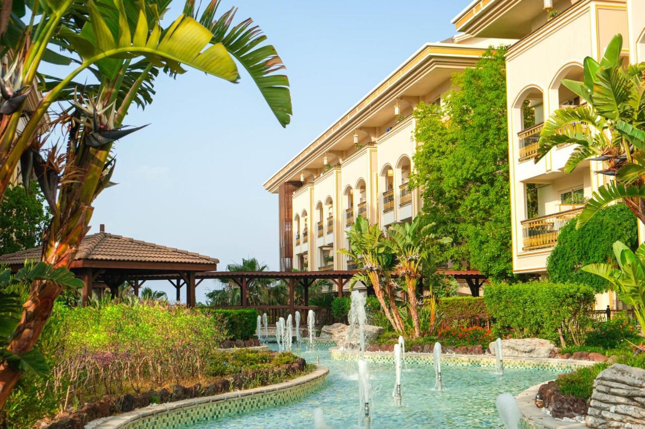 Crystal Palace Luxury Resort & Spa Side Exterior photo